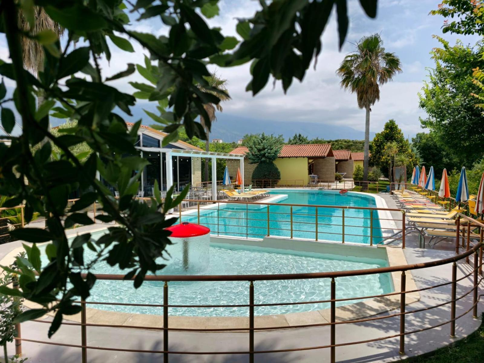 Resort Te Zagolli โอริคูม ภายนอก รูปภาพ