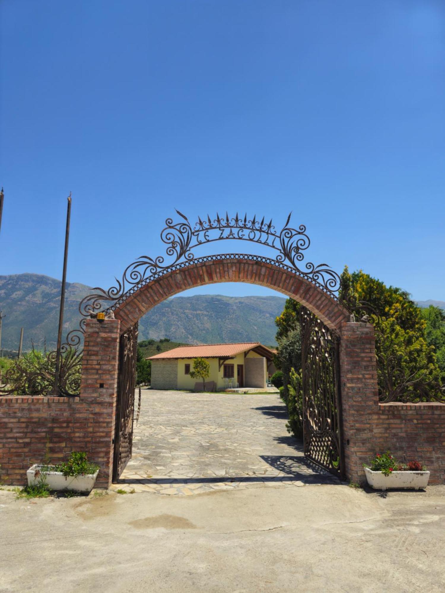 Resort Te Zagolli โอริคูม ภายนอก รูปภาพ