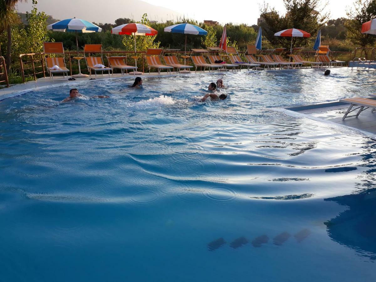Resort Te Zagolli โอริคูม ภายนอก รูปภาพ